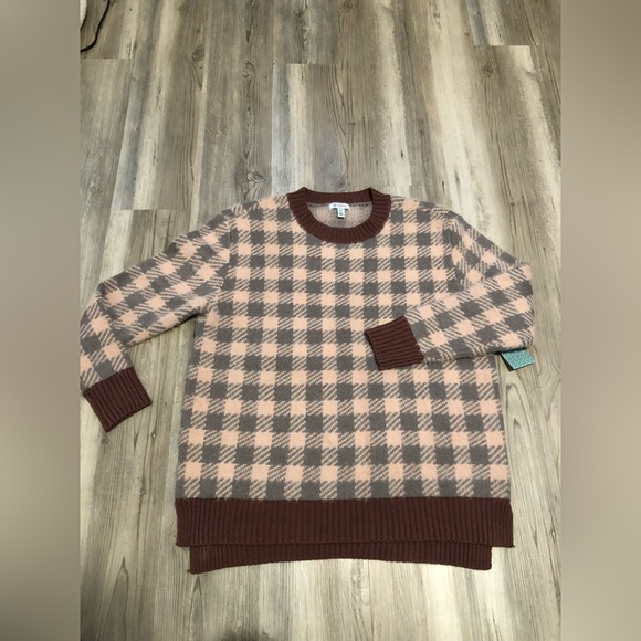 Susma NWT Sweater, Medium Petite, Pit To Pit Is 21, Length Is 24 - Picture 1 of 5